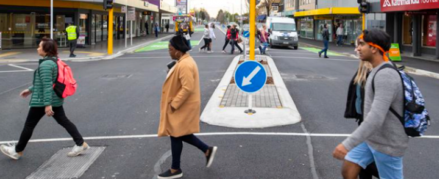 Riccarton Rd crossing People crossing Riccarton Road